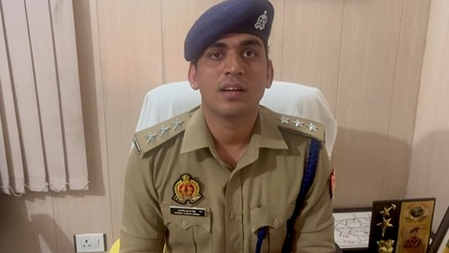 इटावा : पति से परेशान महिला कांस्टेबल ने की आत्महत्या, पिता ने दहेज प्रताड़ना का लगाया आरोप