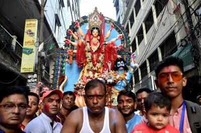बांग्लादेश में दुर्गा पूजा से पहले मंदिरों पर हमले और मूर्तियां तोड़ने की 34 घटनाएं दर्ज