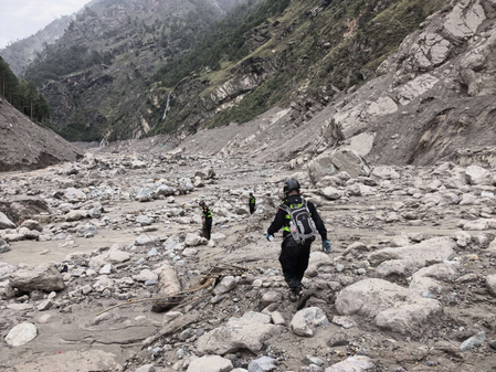 नेपाल त्रासदी: राहत और बचाव कार्यों में जुटा भारतीय रेलवे, यात्रियों की मदद के लिए वॉर रूम सक्रिय