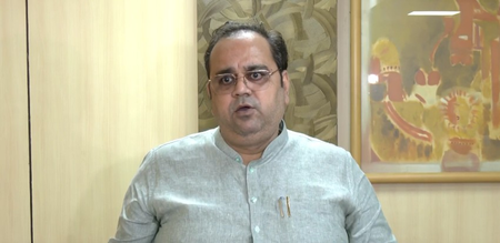 स्वास्थ्य व्यवस्था को दुरुस्त करने के लिए हो रही समीक्षा बैठक: मंत्री पंकज सिंह