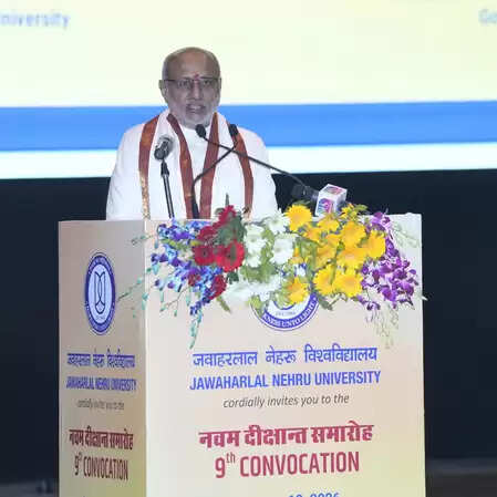 जेएनयू पहुंचे उपराष्ट्रपति, युवाओं से किया राष्ट्र-निर्माण में योगदान का आह्वान