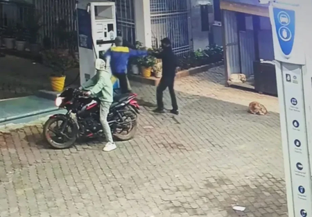 रांची : एक ही रात में दो पेट्रोल पंप और एक सीएनजी पंप पर लूट, ओरमांझी में दुकानदार को चाकू मारा