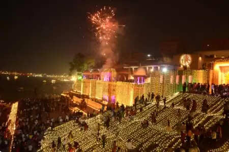 कार्तिक पूर्णिमा की रात, जब धरती पर आकर देवताओं ने किया था दीपदान