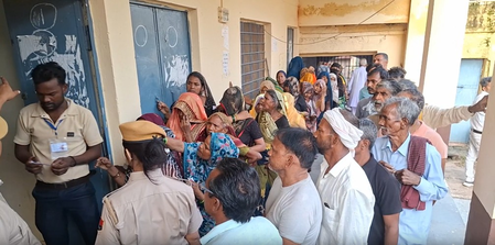 राजस्थान निकाय चुनाव : दूसरे चरण के लिए मतदान जारी, सीएम और डिप्टी सीएम ने की वोट करने की अपील