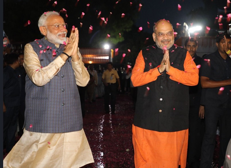 प्रधानमंत्री नरेंद्र मोदी ने गृह मंत्री अमित शाह को दीं जन्मदिन की शुभकामनाएं