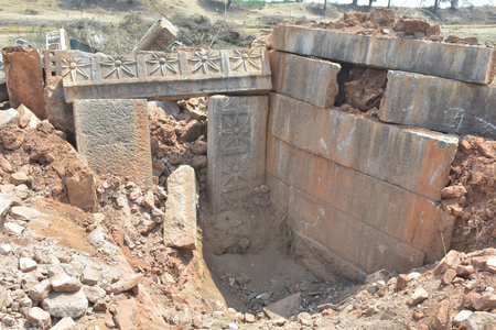 तेलंगाना के अधिकारियों ने वारंगल में प्राचीन मंदिर को गिराए जाने की खबरों से किया इनकार