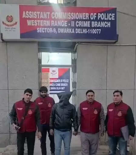 दिल्ली क्राइम ब्रांच ने 5 साल से फरार रोहित बलारा को किया गिरफ्तार, पैरोल पर आने के बाद से था फरार