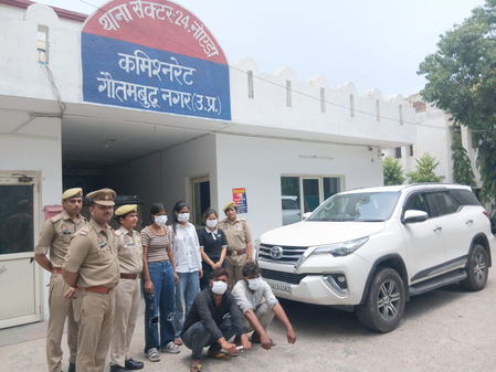 नोएडा: ऑनलाइन फ्रेंडशिप क्लब की आड़ में लूटपाट करने वाले गैंग का भंडाफोड़, 5 गिरफ्तार