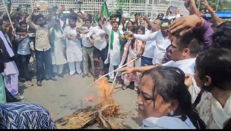 जमुई छात्रा बदसलूकी मामले को लेकर पटना में राजद महिला विंग का प्रदर्शन, मुख्यमंत्री से इस्तीफा मांगा