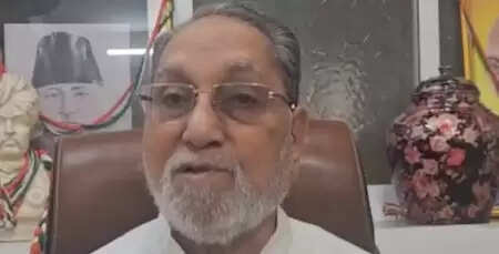 महाराष्ट्र: हुसैन दलवई ने चुनाव आयोग पर लगाया सत्तारूढ़ दल को फायदा पहुंचाने का फायदा