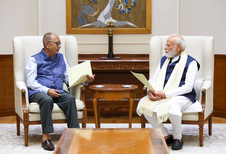 मणिपुर के मुख्यमंत्री ने प्रधानमंत्री मोदी से की मुलाकात, राज्य से जुड़े मुद्दों पर चर्चा की