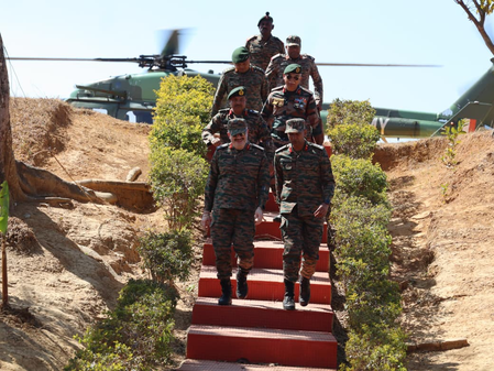 मणिपुर में सुरक्षा स्थिति की समीक्षा: उग्रवादियों और ड्रग तस्करों की गिरफ्तारी