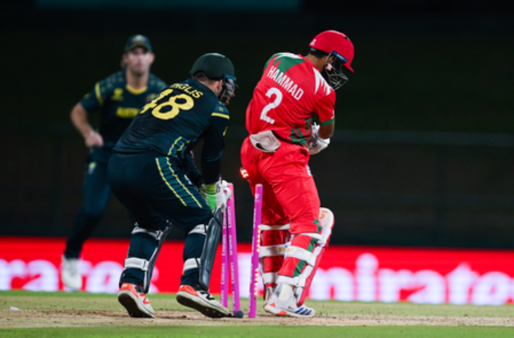 टी20 वर्ल्ड कप: ऑस्ट्रेलियाई गेंदबाजी के सामने ओमान चारो खाने चित्त, 104 रन पर सिमटी