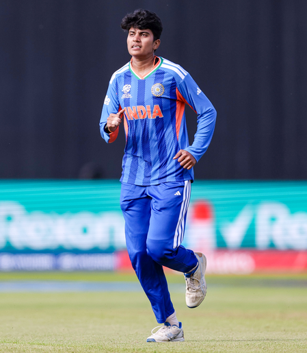 आईसीसी रैंकिंग: टी20 गेंदबाजों की रैंकिंग में श्री चरणी शीर्ष पर बरकरार, बेल-एक्लेस्टोन उनके करीब