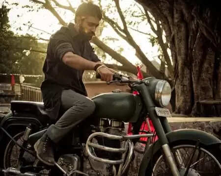 ‘जाने तू या जाने ना’ से सुपरहिट डेब्यू, फिर फ्लॉप का सिलसिला, कुछ ऐसी है आमिर खान के भांजे की कहानी