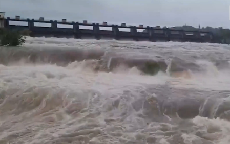 महाराष्ट्र : खड़कवासला बांध का जलस्तर से तेजी से बढ़ रहा, मुथा नदी में छोड़ा जाएगा 27,203 क्यूसेक पानी