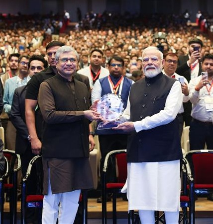 भारत में सेमीकंडक्टर उद्योग की नींव रखी जा चुकी है, अब इसे तेजी से आगे बढ़ाने का समय है: अश्विनी वैष्णव