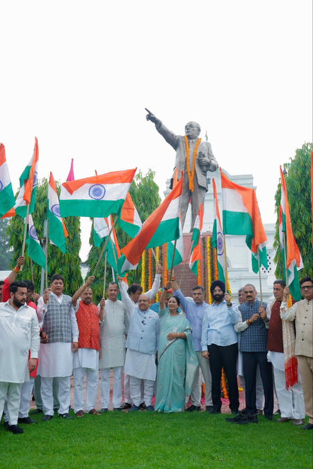 'राष्ट्रध्वज हमारी भावनाओं से जुड़ा,' दिल्ली विधानसभा में तिरंगा यात्रा के बाद बोले भाजपा विधायक