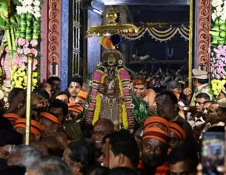 तमिलनाडु: श्रीरंगम मंदिर में श्रद्धा के साथ मनाया गया वैकुंठ एकादशी उत्सव