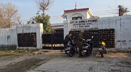 आरएस पुरा ऑब्जर्वेशन होम से दो पाकिस्तानी नागरिकों समेत तीन कैदियों के फरार होने के बाद 6 पुलिसकर्मी सस्पेंड