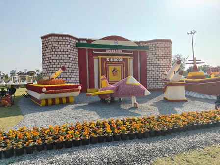 ग्रेटर नोएडा: पुष्प प्रदर्शनी का शुभारंभ, 'ऑपरेशन सिंदूर' की थीम पर आयोजित प्रदर्शनी