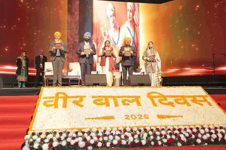 राष्ट्र का भविष्य युवा पीढ़ी के साहस और आत्मविश्वास पर निर्भर करता है: सीएम रेखा गुप्ता