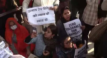 जंतर-मंतर से उठी आवाज, सुप्रीम कोर्ट से पीड़िता को मिलेगा न्याय