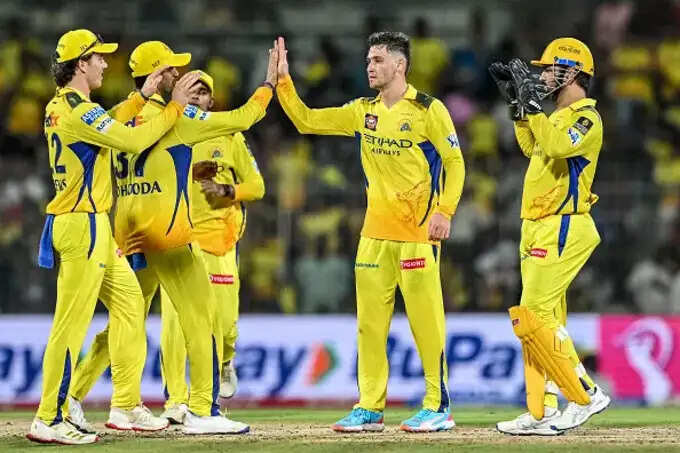 चेन्नई सुपर किंग्स के 5 दांव पडे उनको ही भारी, महेंद्र सिंह धोनी का प्लान यूं हुआ बैकफायर, हो गया पुरा बंटाधार