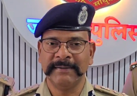 ऑपरेशन 'आघात' का बड़ा प्रहार: जशपुर में 552 किलो गांजा और तीन कारें जब्त, दो तस्कर गिरफ्तार