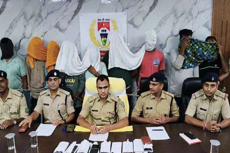 झारखंड के बोकारो में साइबर ठगी गिरोह का भंडाफोड़, नौ आरोपी गिरफ्तार