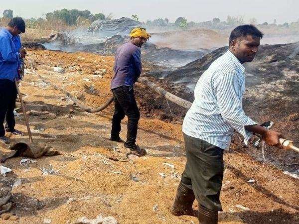 बिलासपुर: लापरवाही पर गिरी गाज:​​​​​​​मुंगेली में गितपुरी धान संग्रहण केंद्र प्रभारी क्षेत्र सहायक सस्पेंड, 5 कर्मचारियों को भी नौकरी से निकाला गया