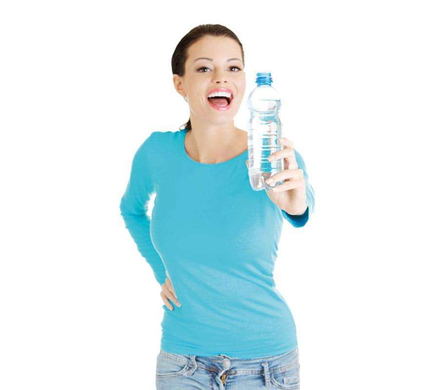 Health Tips: ज्यादा से ज्यादा पानी पिएं, साफ और स्वस्थ रहें