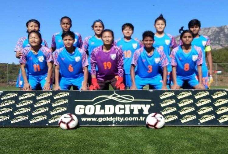भारतीय महिला फुटबाल टीम उज्बेकिस्तान रवाना