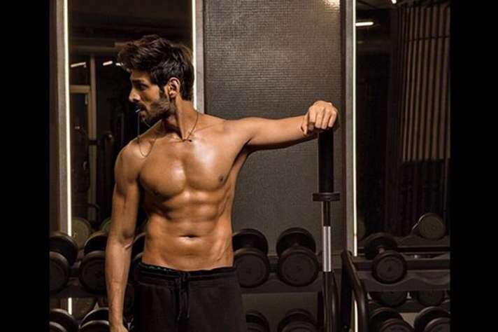Kartik Aaryan: कोरोना वायरस से पॉजिटिव हुए कार्तिक आर्यन, पोस्ट शेयर कर कही ये बात
