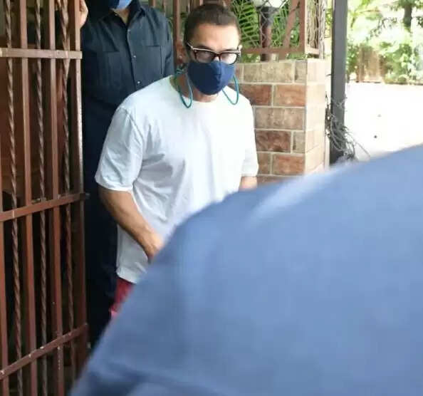 Aamir Khan: सोशल मीडिया पर छाया आमिर खान का नया लुक, पहचाना हुआ मुश्किल