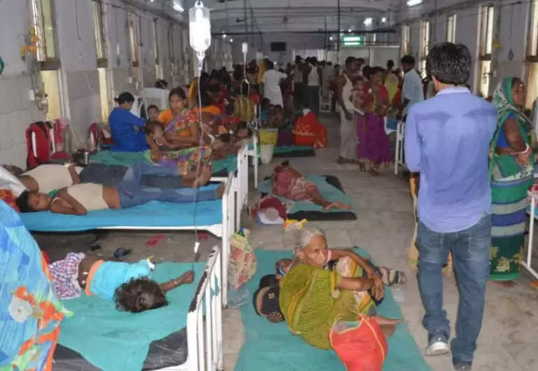 Bihar Daughter: माँ के लिए एम्बुलेंस नहीं मिली तो कंधे पर लादकर अस्पताल पहुंची