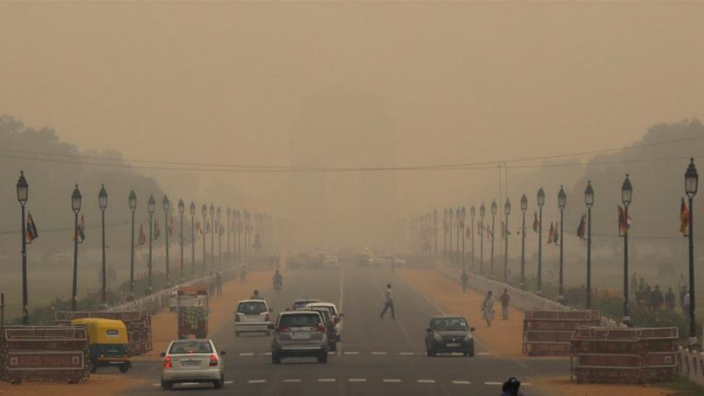 दिल्ली की प्रदूषित हवा से नहीं बच पाई प्रियंका,पोस्ट पर की अपील