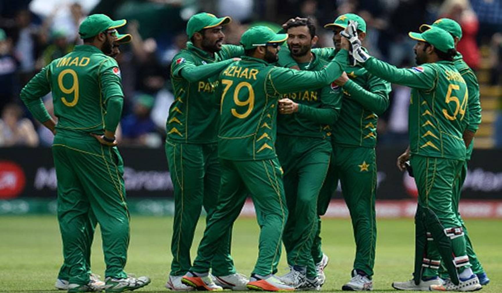 PAK vs ENG: पाकिस्तान ने इंग्लैंड पर कसा शिकंजा और 165 रन पर ही 6 विकेट चटकाए