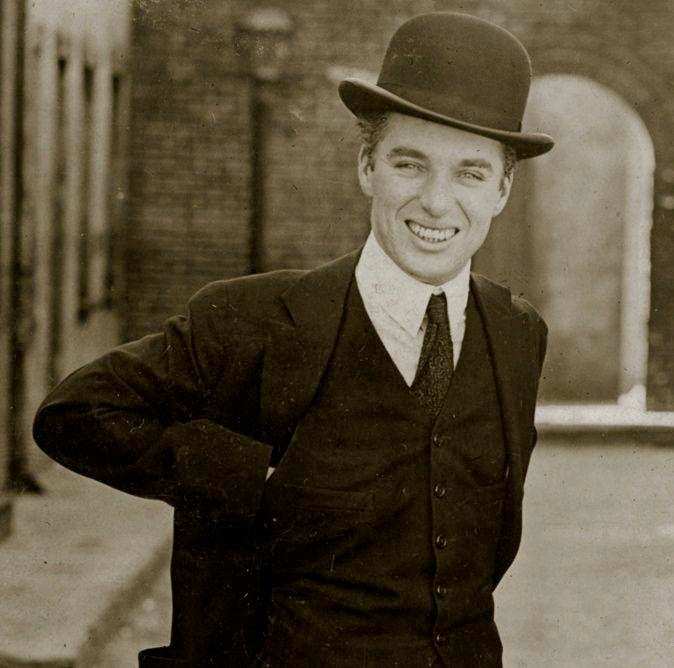 Charlie Chaplin :आज के दिन हुआ था दुनिया के सबसे महान कलाकार चार्ली चैपलिन का जन्मदिन