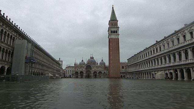 इटली में आया भंयकर समुद्री ज्वारीय तूफान, वेनिस शहर पानी में डूबा और तटीय इलाको में हाई अलर्ट