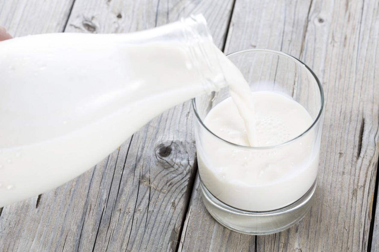 एक गिलास दूध और चम्मच शहद से होते हैं ये लाभकारी फायदे