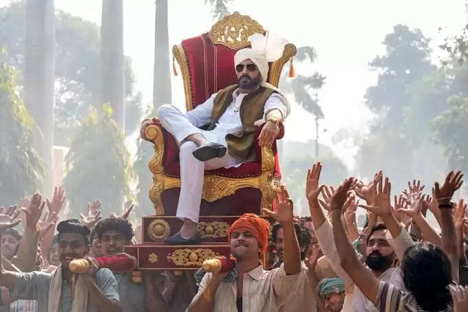 ​Abhishek Bachchan Looks Cool As Ganga Ram Chaudhary