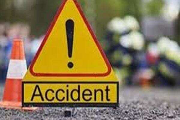 Greater Noida Expressway पर दर्दनाक हादसे में 4 की मौत, 1 घायल