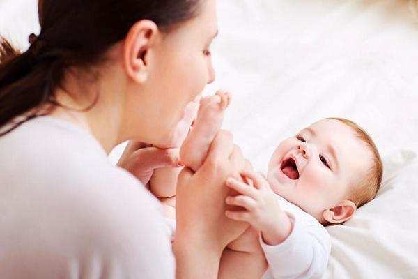 नवजात शिशुओं की देखभाल हुई और भी आसान, बस नियमित जीवनशैली में अपनाएं ये 5 काम