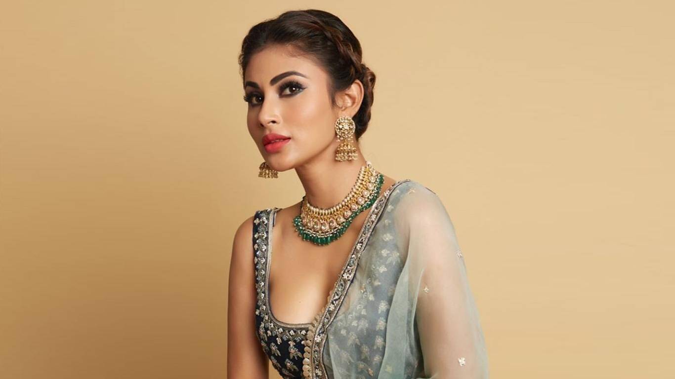 Mouni Roy चाहती हैं स्कूल के पाठ्यक्रम में शामिल हो भगवद गीता