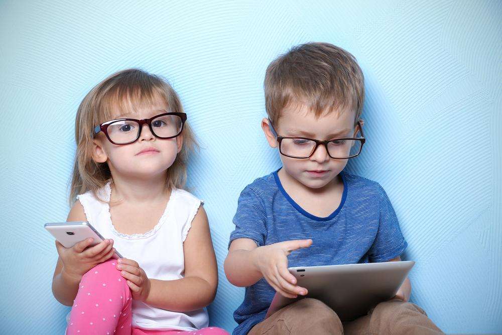 डिजिटल युग में बच्चे दुनिया को कैसे देखते हैं? शोध से जो महत्वपूर्ण बात सामने आई उन्हें जानें