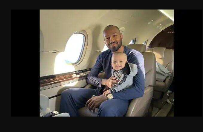 पहली बार फ्लाइट में नजर आए Hardik Pandya के बेटे अगस्त्य, सोशल मीडिया पर सामने आई तस्वीर