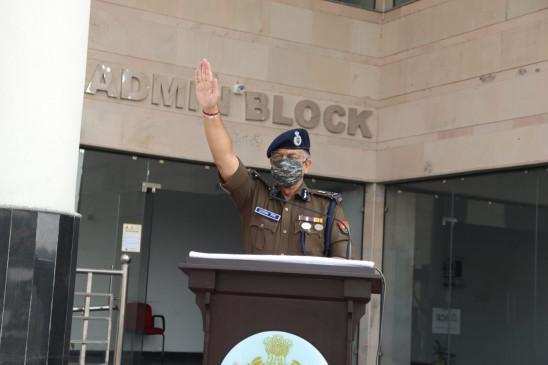 Gautam Buddha Nagar : पुलिस कमिश्नर ने लौह पुरुष को याद कर राष्ट्रीय एकता, अखंडता की दिलाई शपथ