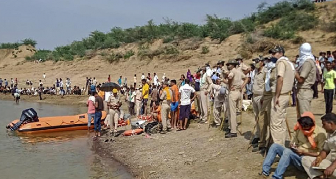 Chambal Boat Accident: चंबल से अब तक 12 शव बरामद, 25 लोगों की ऐसे बचाई जान