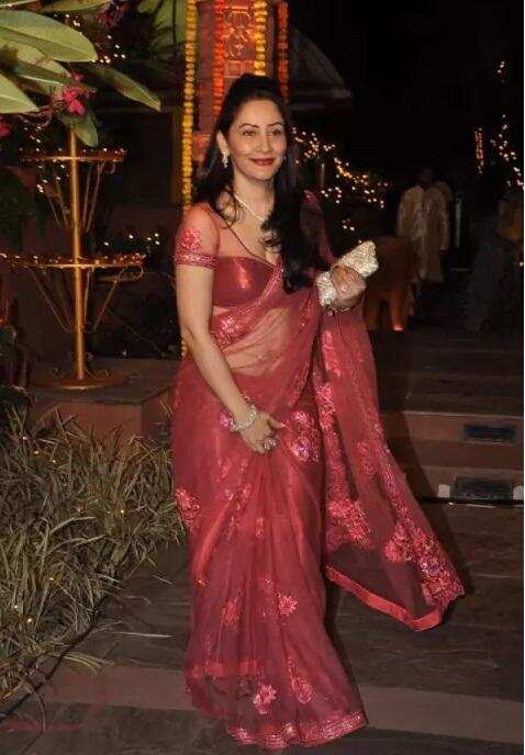 बॉलीवुड अभिनेत्रियों को भी खूबसूरती में मात देती हैं संजय दत्त की पत्न